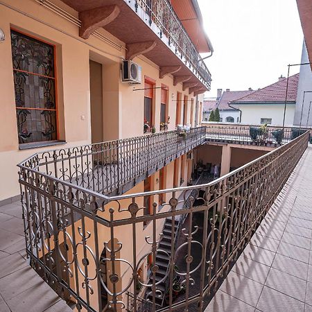 Kelemen Apartment Szeged Buitenkant foto
